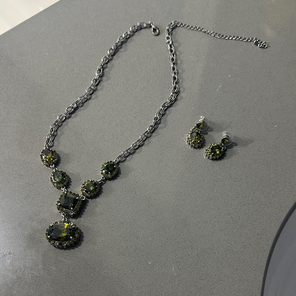 Elegant Green and Silver Necklace and Earring Set
